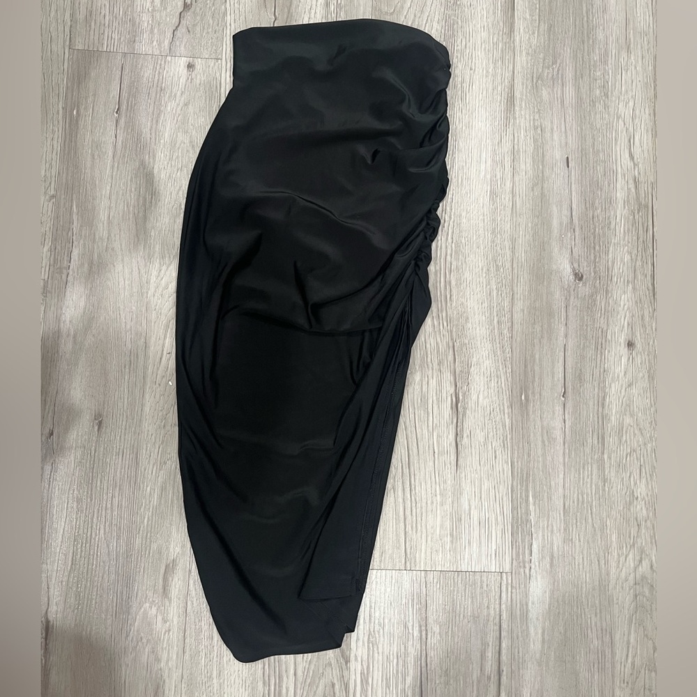 Black skirt